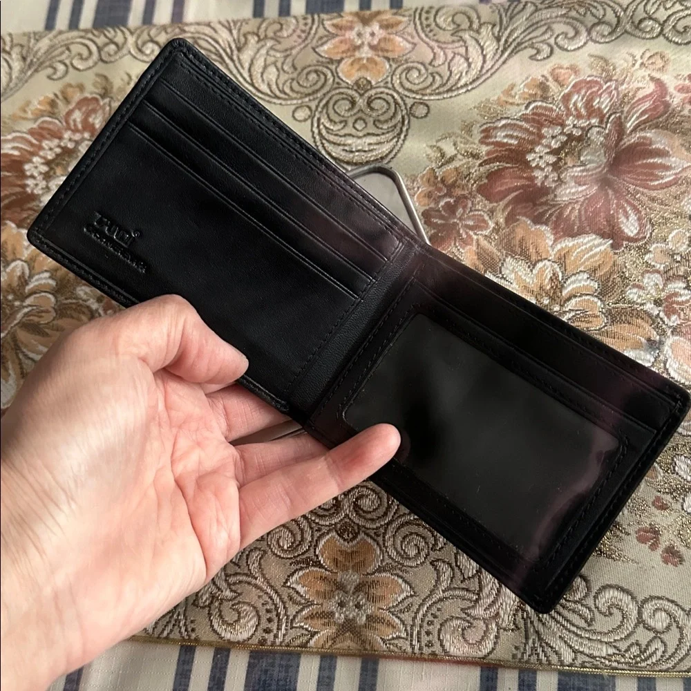 Classic Black Leather Men’s Card Wallet